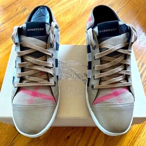 {Burberry} Low top Leather and Canvas Sneakers New with box